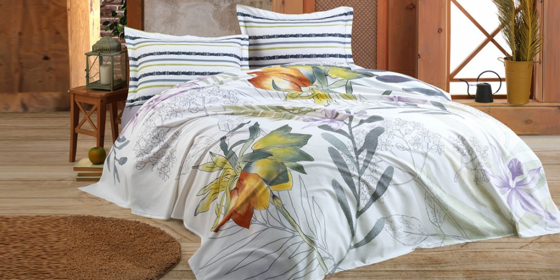 Pique and Linen Set, LINDA