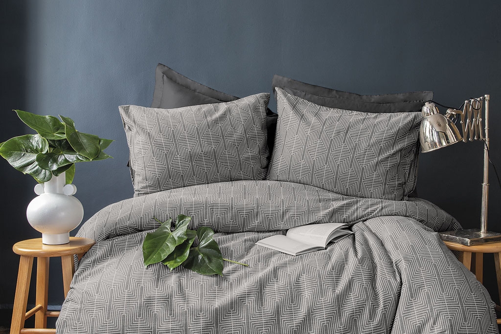 Jacquared Satin Duvet Cover Set, MIES