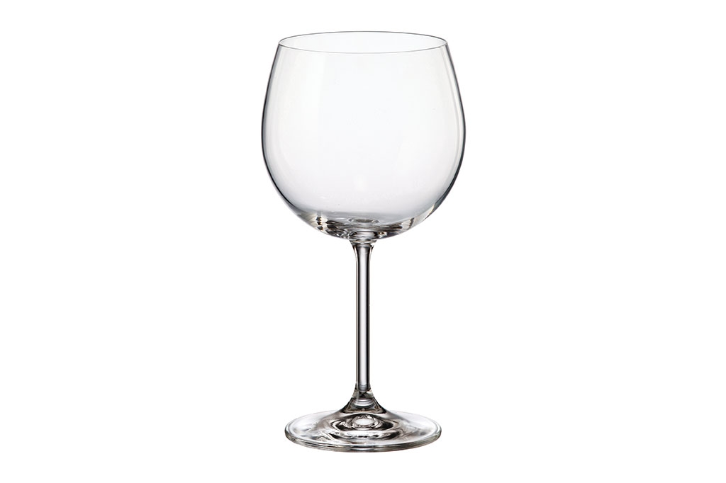 ჭიქა ჯინ ტონიკის GIN TONIC
