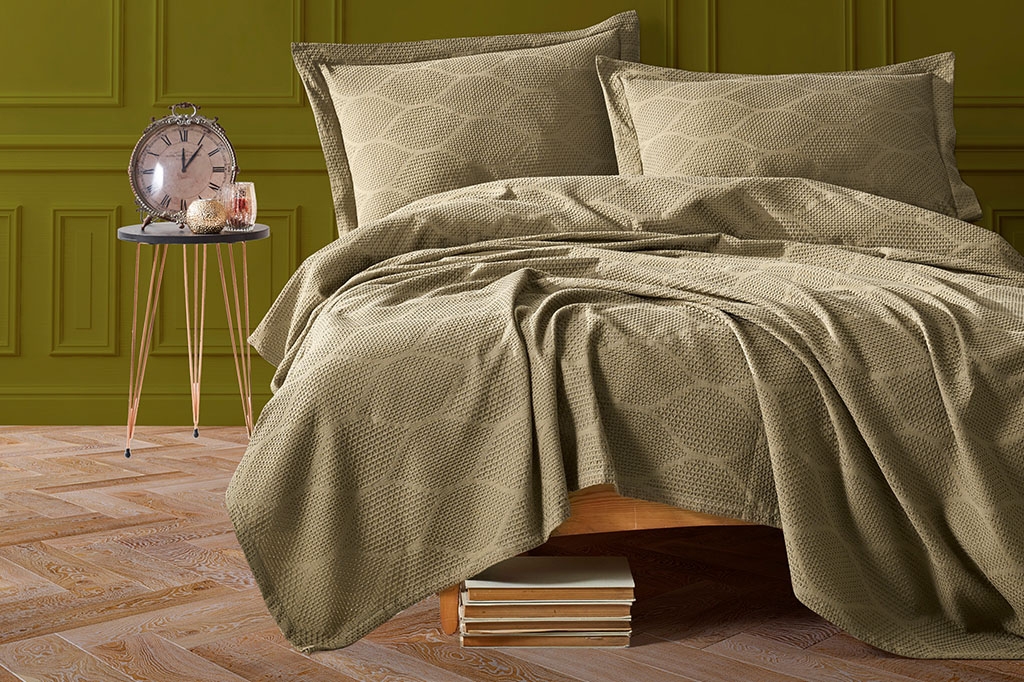 VERA KHAKI Pique Bed Cover Set