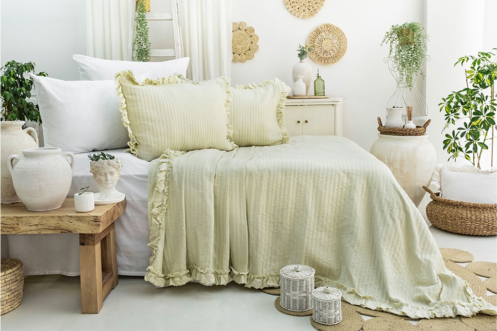 Bedspread with pillowcases, double, MARTA LIGHT GREEN