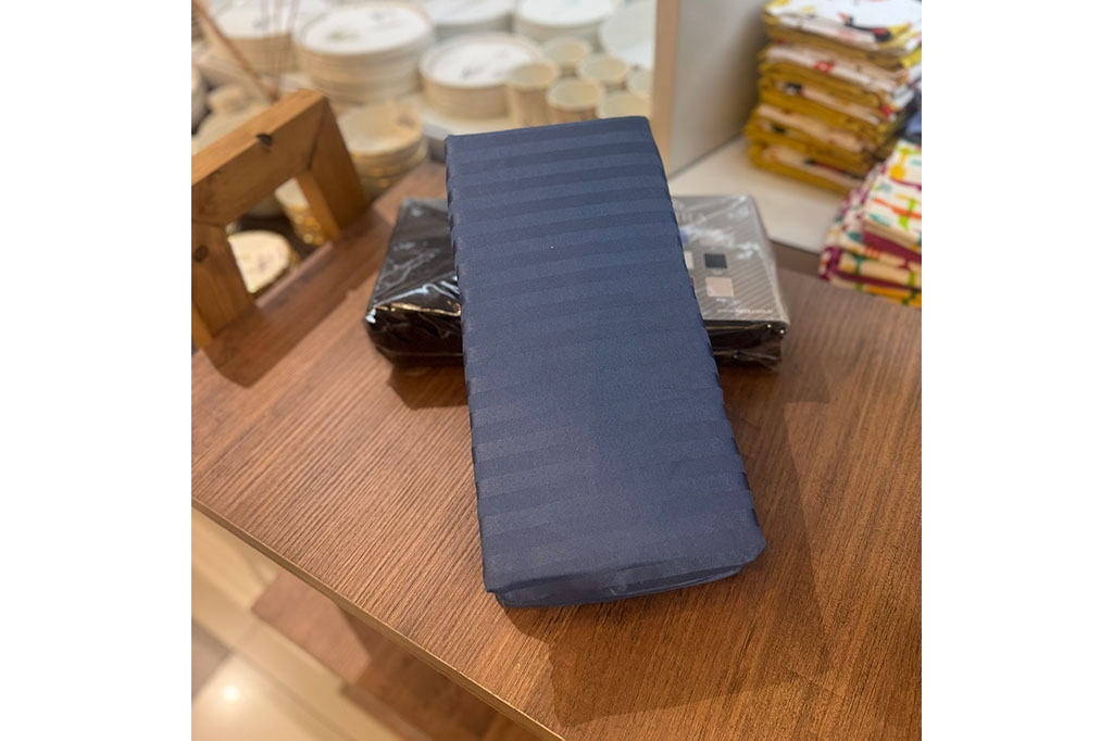 Satin bedspread (on rubber) and 2 pillowcases, double, INDIGO