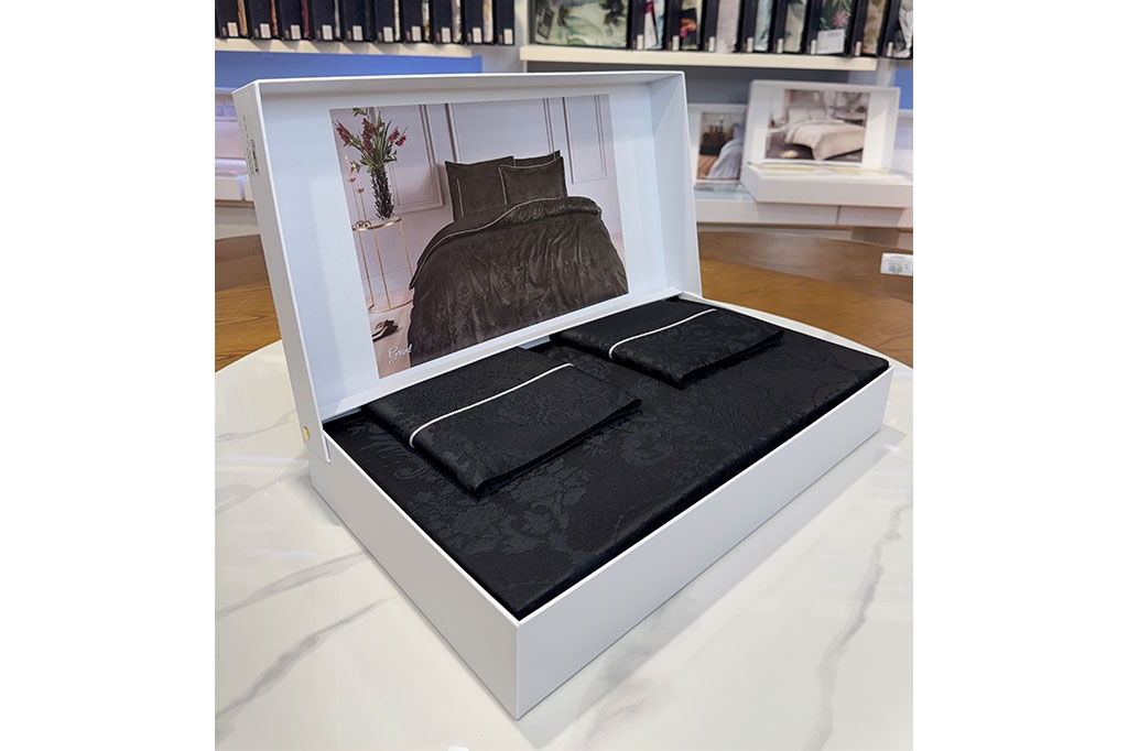 Jacquard bed linen TIVOLYO-GRANT BLACK