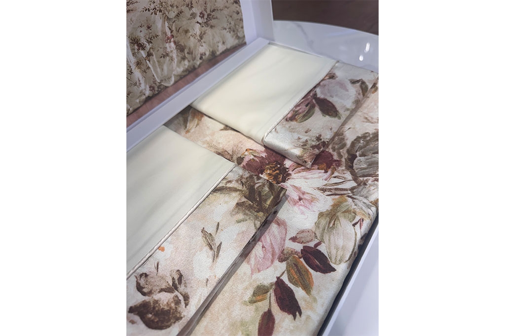 Silk bed linen TIVOLYO SANTIAGO CREAM